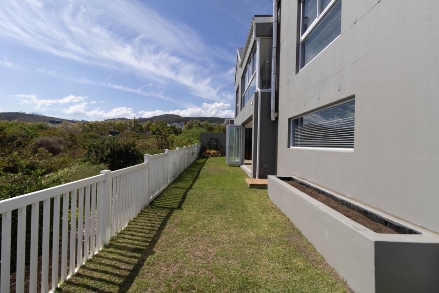3 Bedroom Property for Sale in Somerset Lakes Western Cape